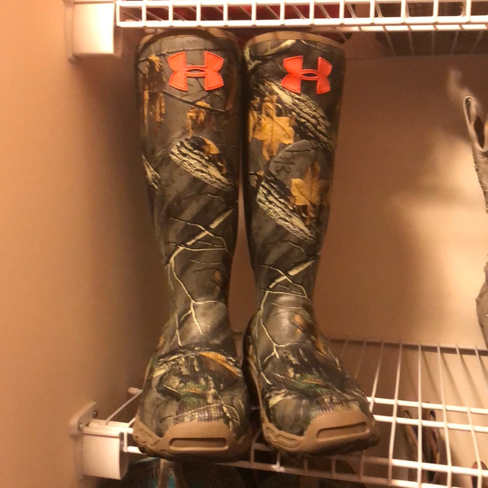 Underarmour women’s boots